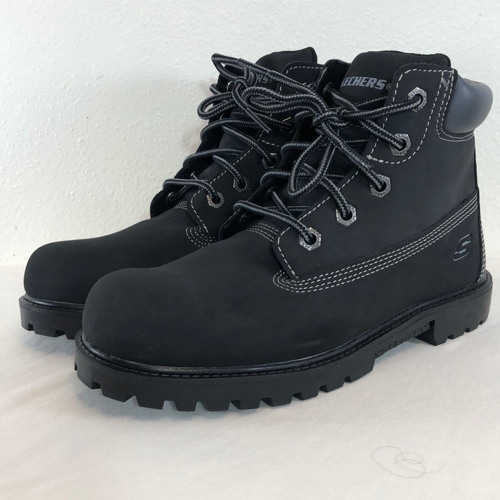Sketchers boots size 4.5 SN 405656L Black NWOT Black Youth - Picture 1 of 10